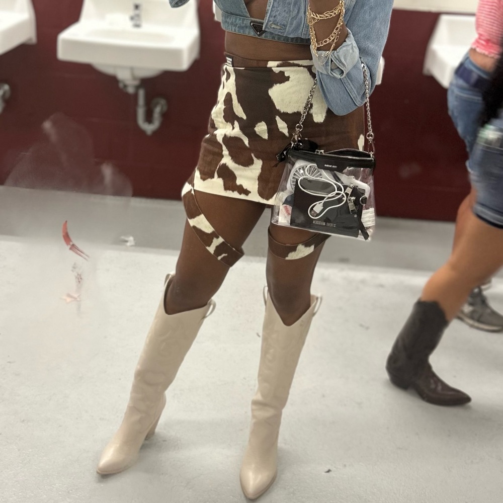 Burberry Brown And White Patterned Mini Skirt - image 6